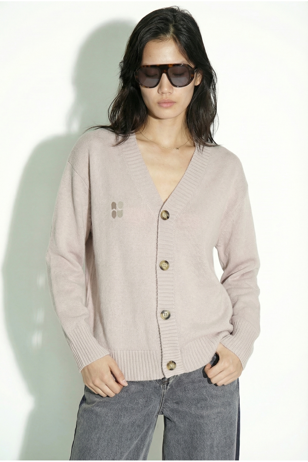 Cardigan Mira basique beige fabriqué en Italie