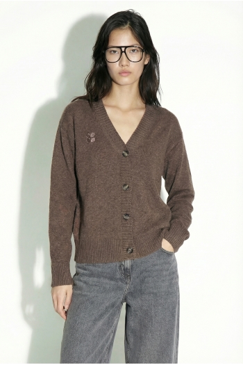Cardigan Mira basique chocolat fabriqué en Italie.