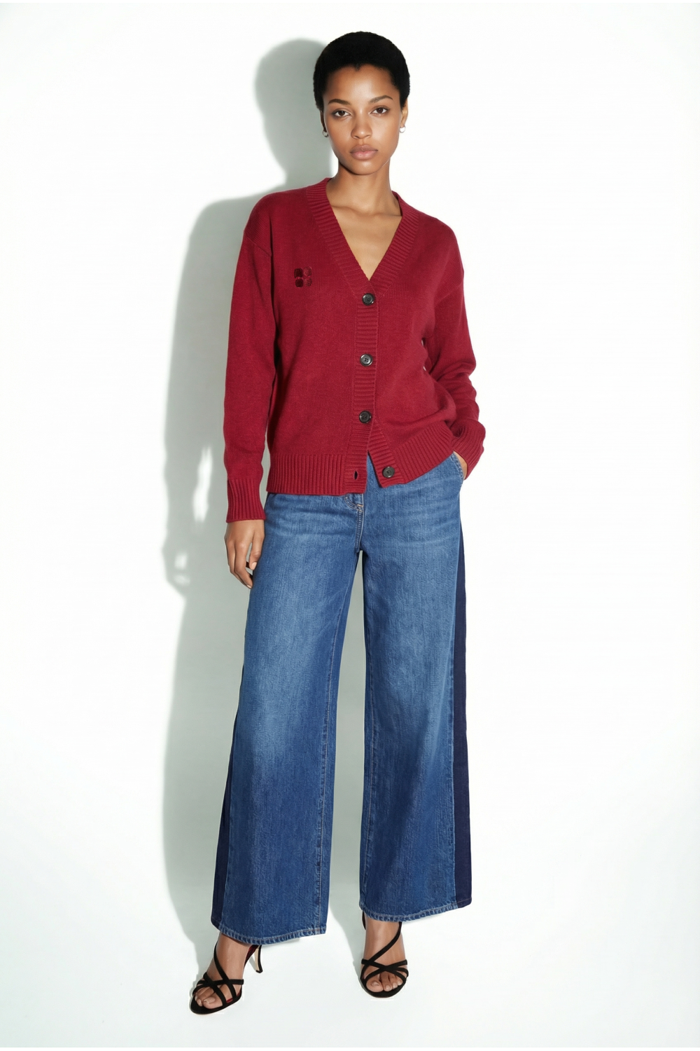 Cardigan Mira basique bordeaux fabriqué en Italie