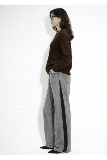 Chocolate-colored round-neck Ivy knit, made in Italy