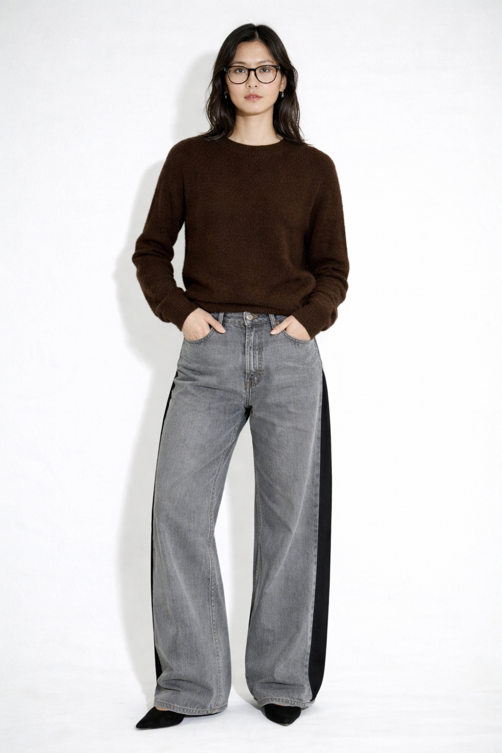 Chocolate-colored round-neck Ivy knit, made in Italy