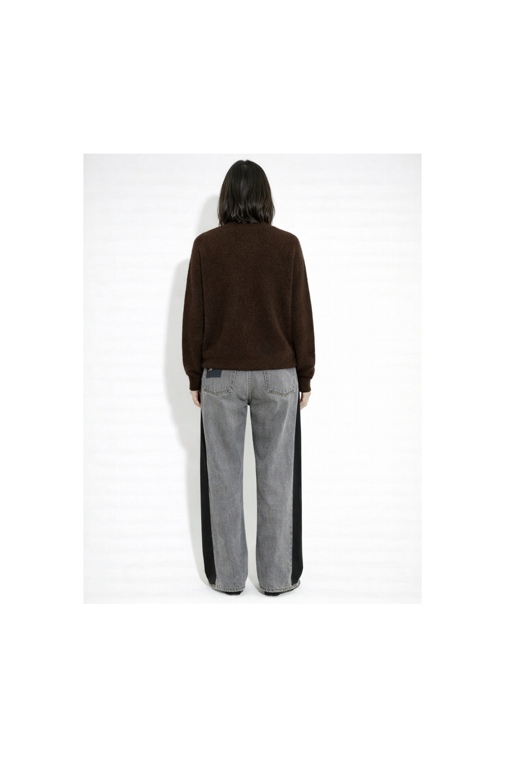 Chocolate-colored round-neck Ivy knit, made in Italy