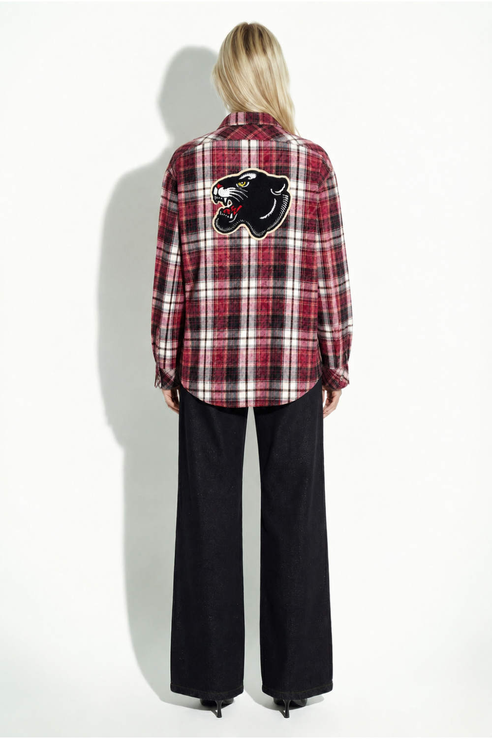 Chemise Harper used à carreaux bordeaux avec broderie panthère fabriquée en Italie.